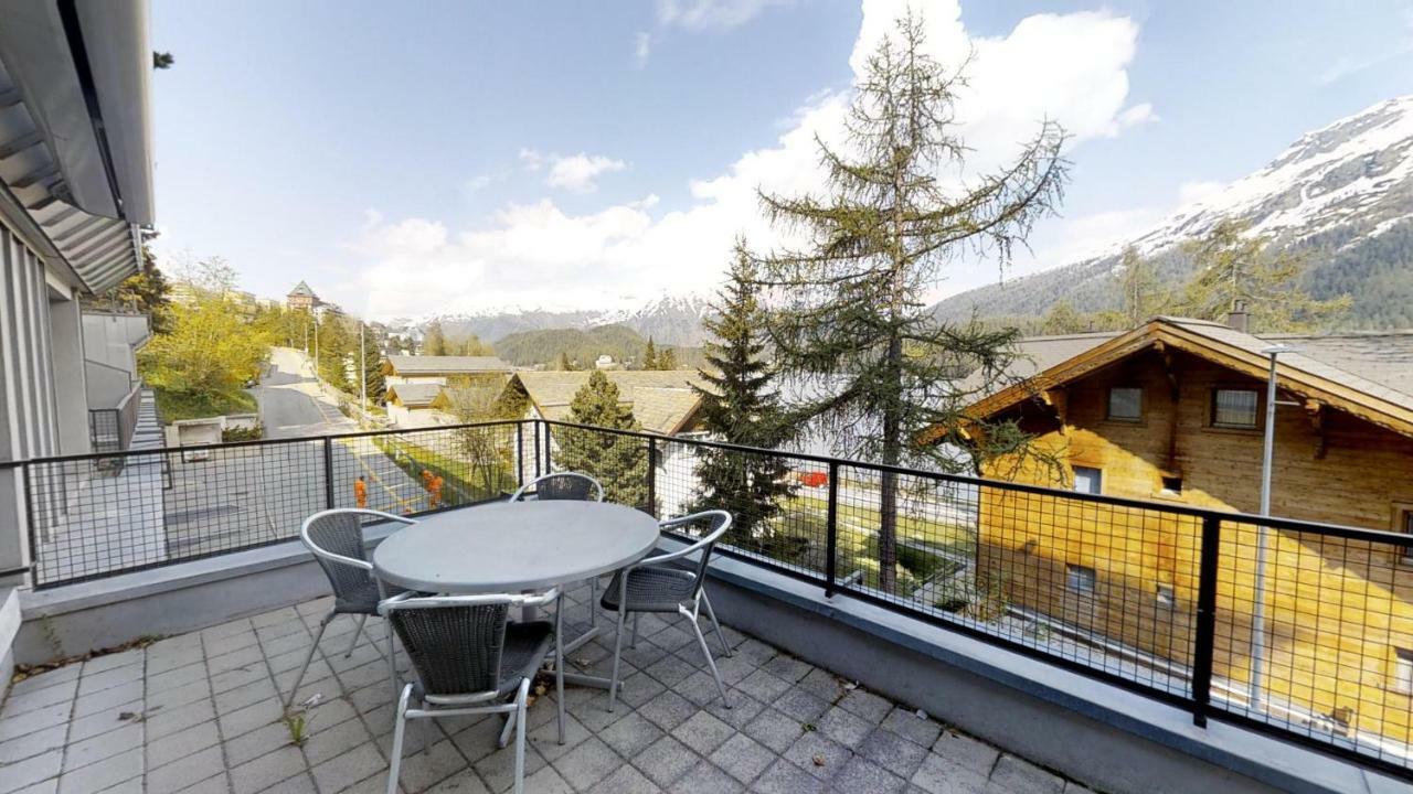 Arona 9 Lägenhet St. Moritz Exteriör bild
